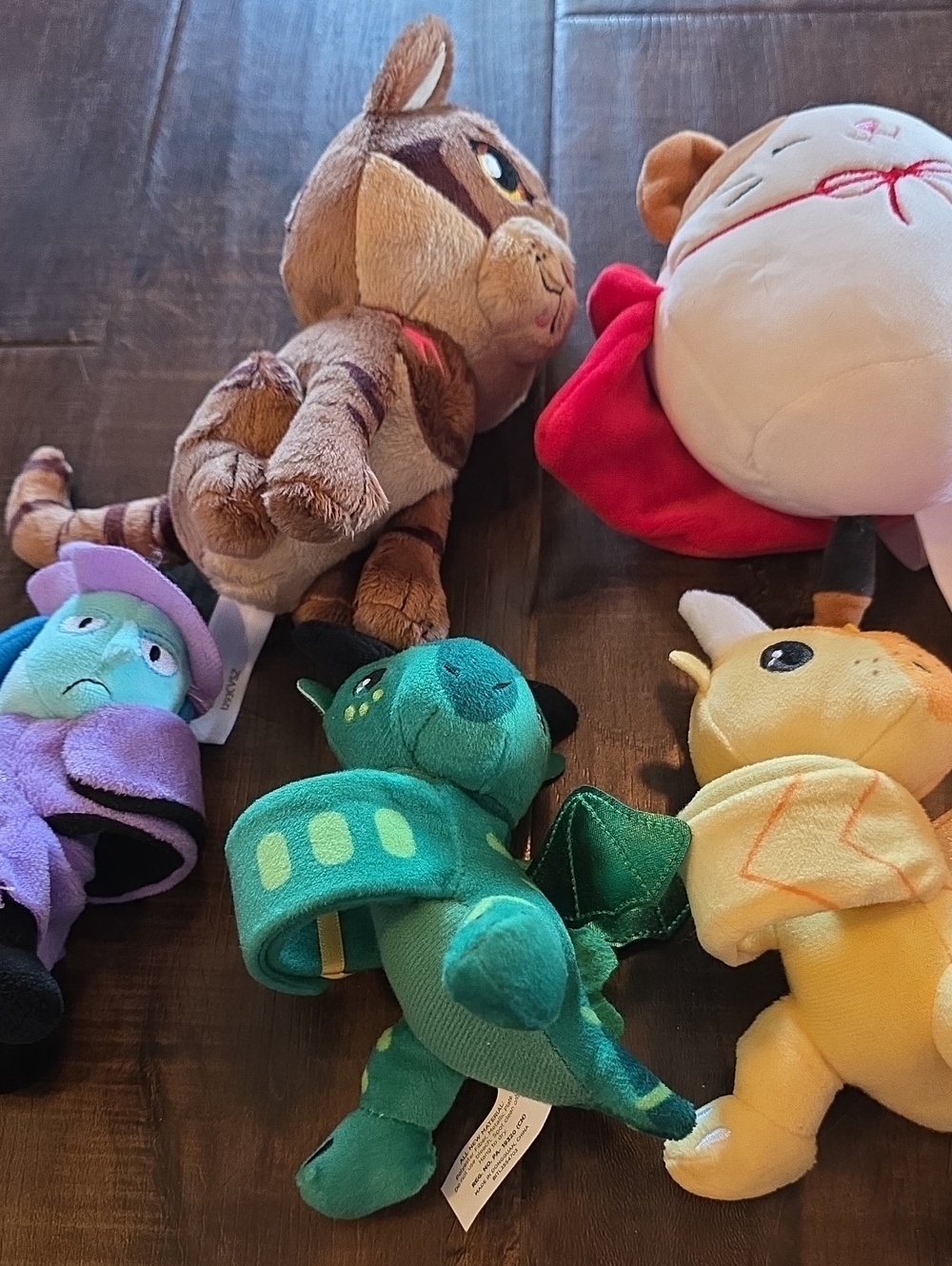 Plush Bundle Including Labubu - Picture 3 of 3